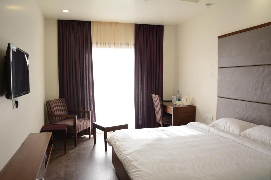 Green Hotel & Restaurant Pathānkot Pokój zdjęcie